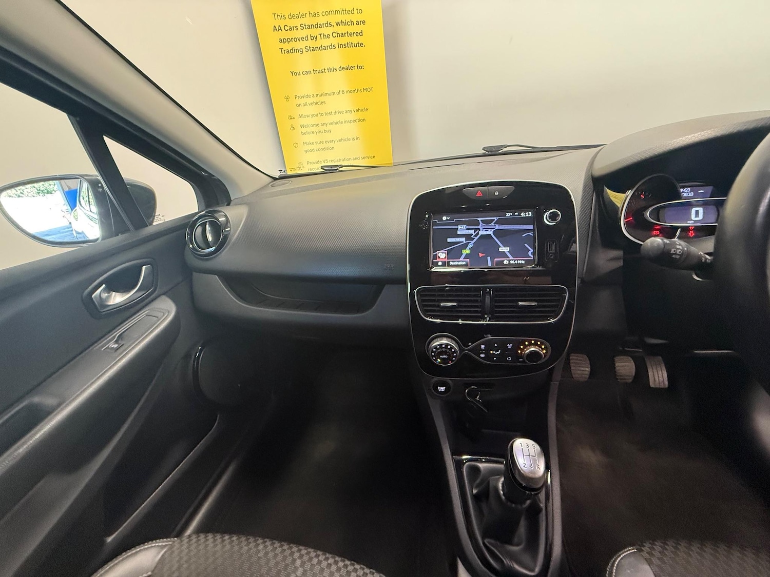 Used Renault Clio 2017 for sale - 76327266: Photo 12