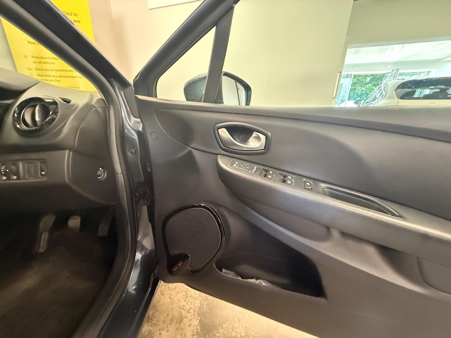 Used Renault Clio 2017 for sale - 76327266: Photo 13