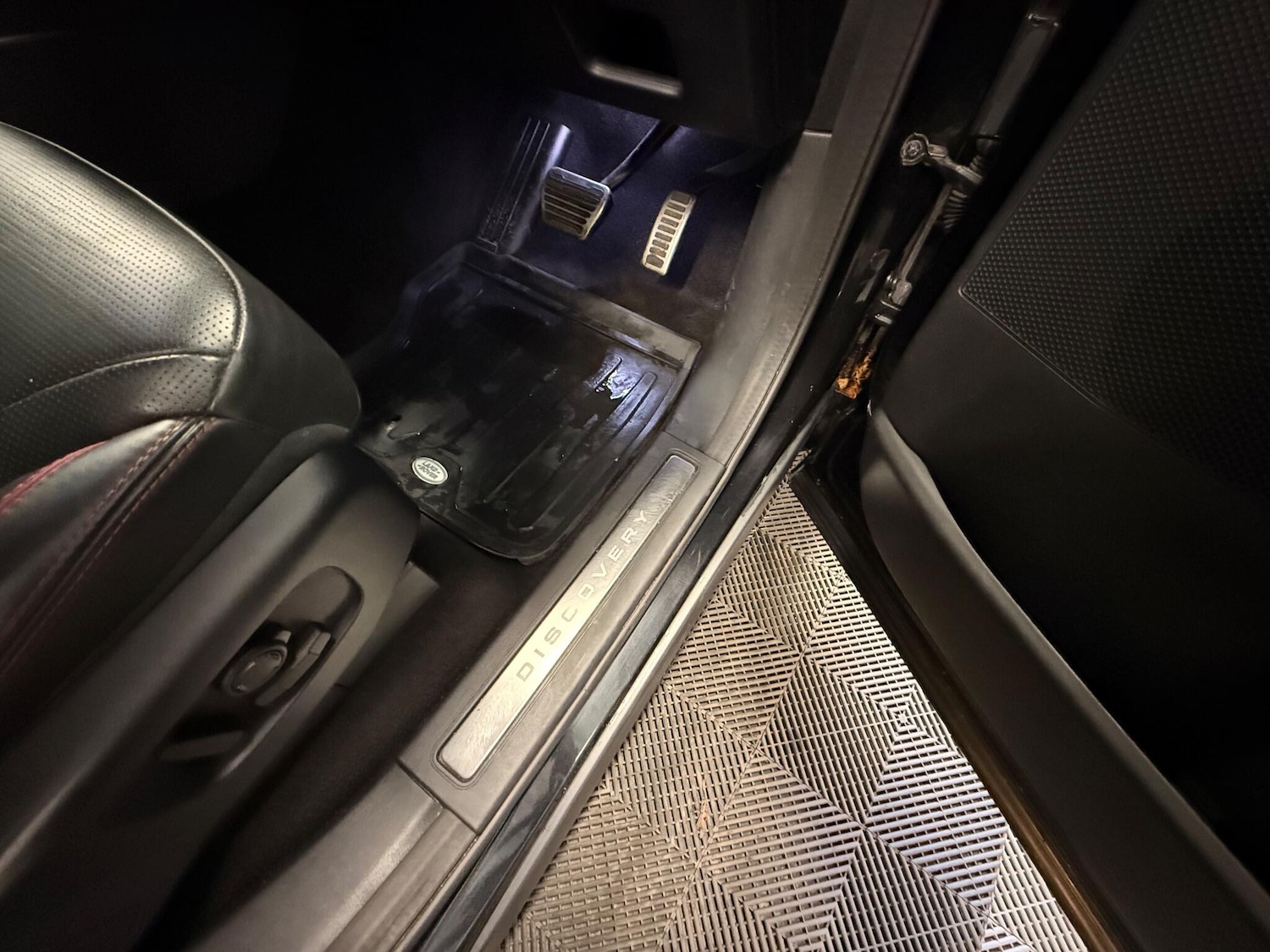 Used Land Rover Discovery for sale - 76898240: Photo 14