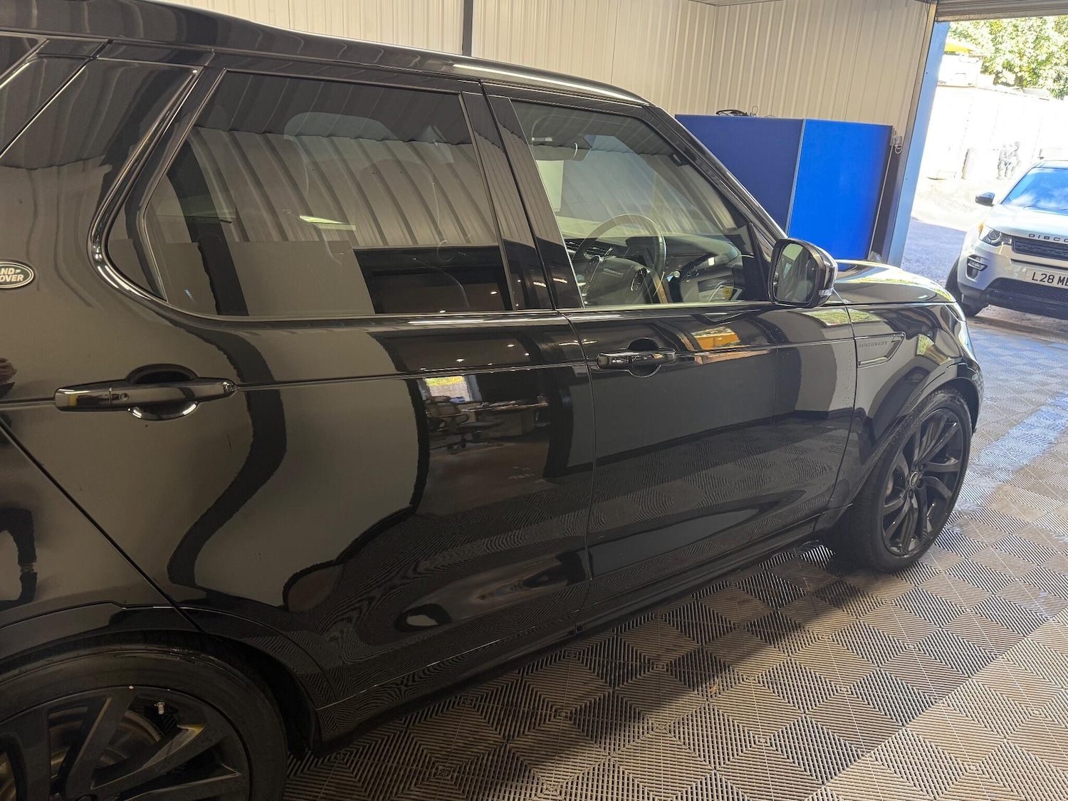 Used Land Rover Discovery for sale - 76898240: Photo 16