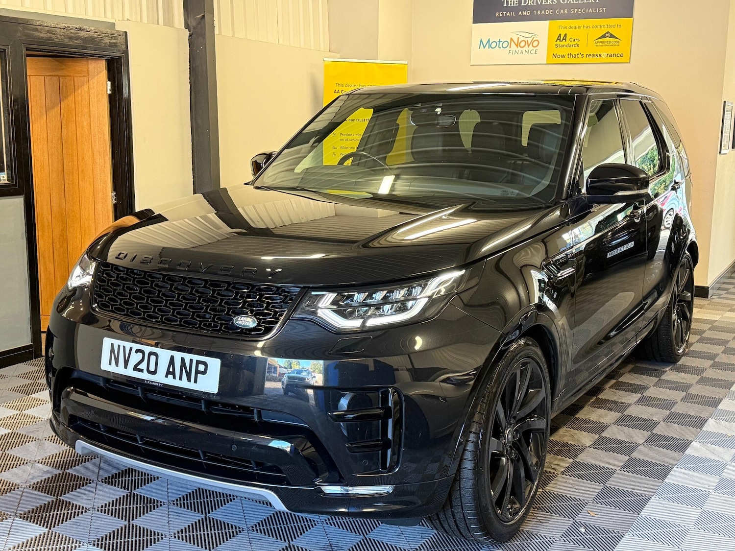 Used Land Rover Discovery for sale - 76898240: Photo 2