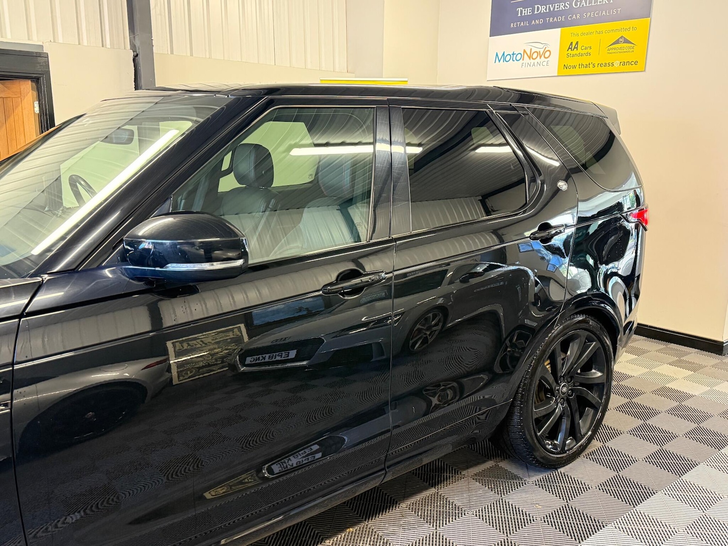 Used Land Rover Discovery for sale - 76898240: Photo 23