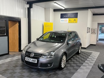 Volkswagen - Golf