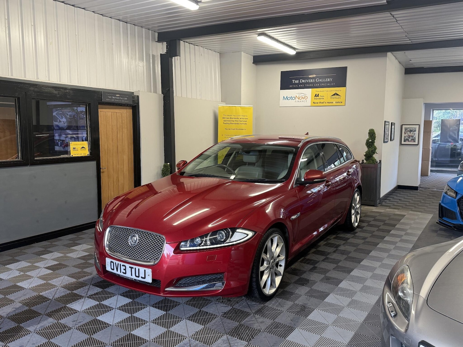 Used Jaguar XF 2013 for sale - 76801806: Photo 1