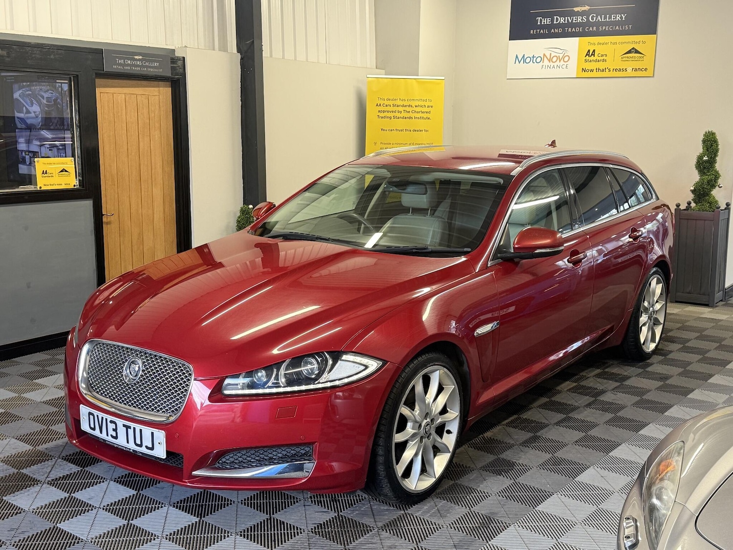 Used Jaguar XF 2013 for sale - 76801806: Photo 25