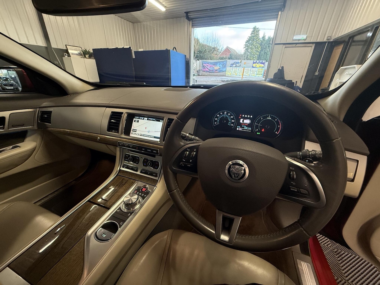 Used Jaguar XF 2013 for sale - 76801806: Photo 6