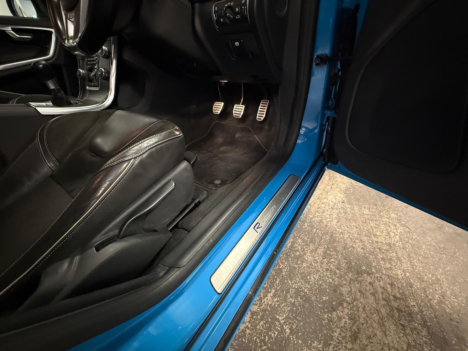 Used Volvo V60 2015 for sale - 76041775: Photo 10
