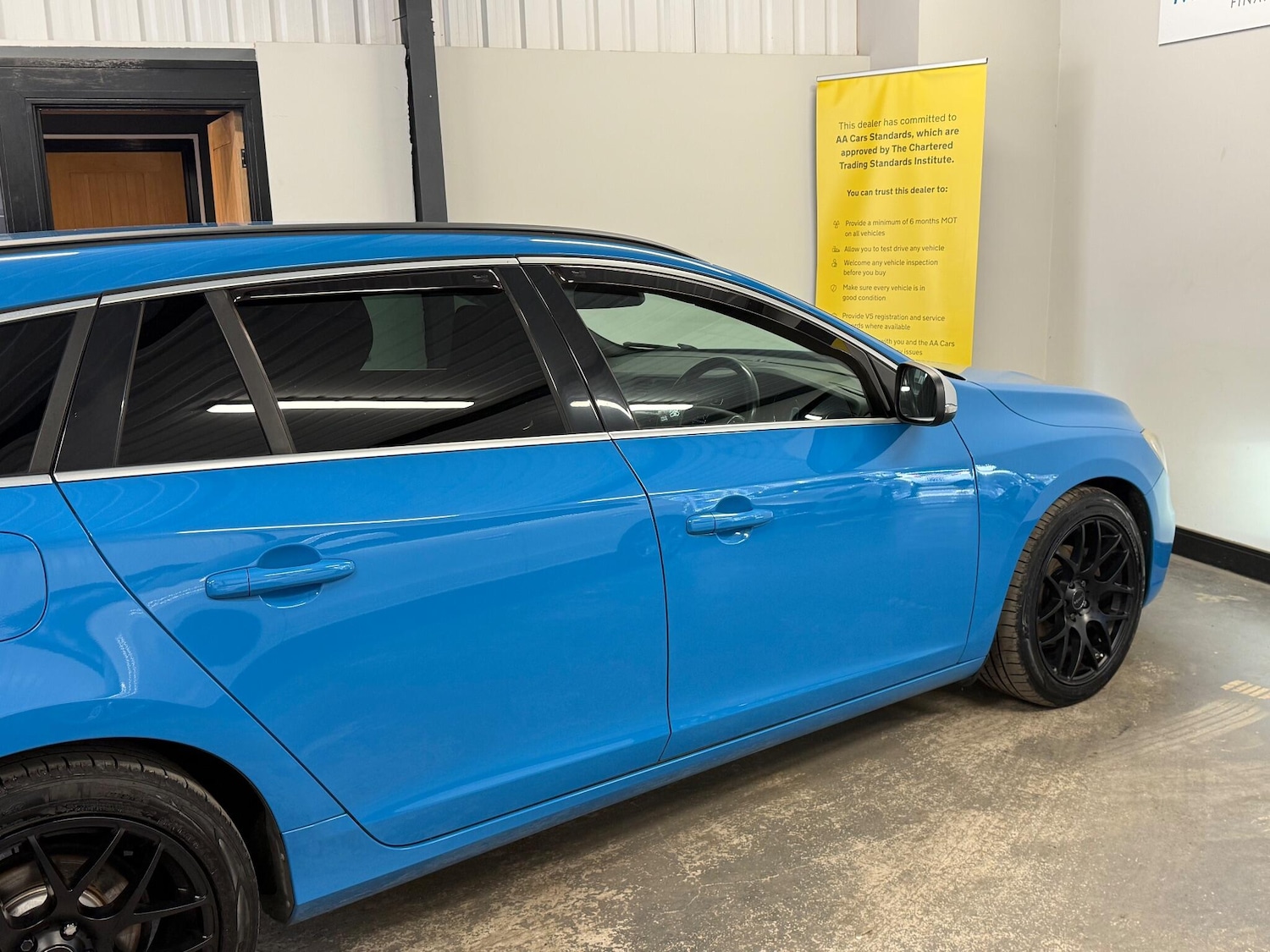 Used Volvo V60 2015 for sale - 76041775: Photo 12