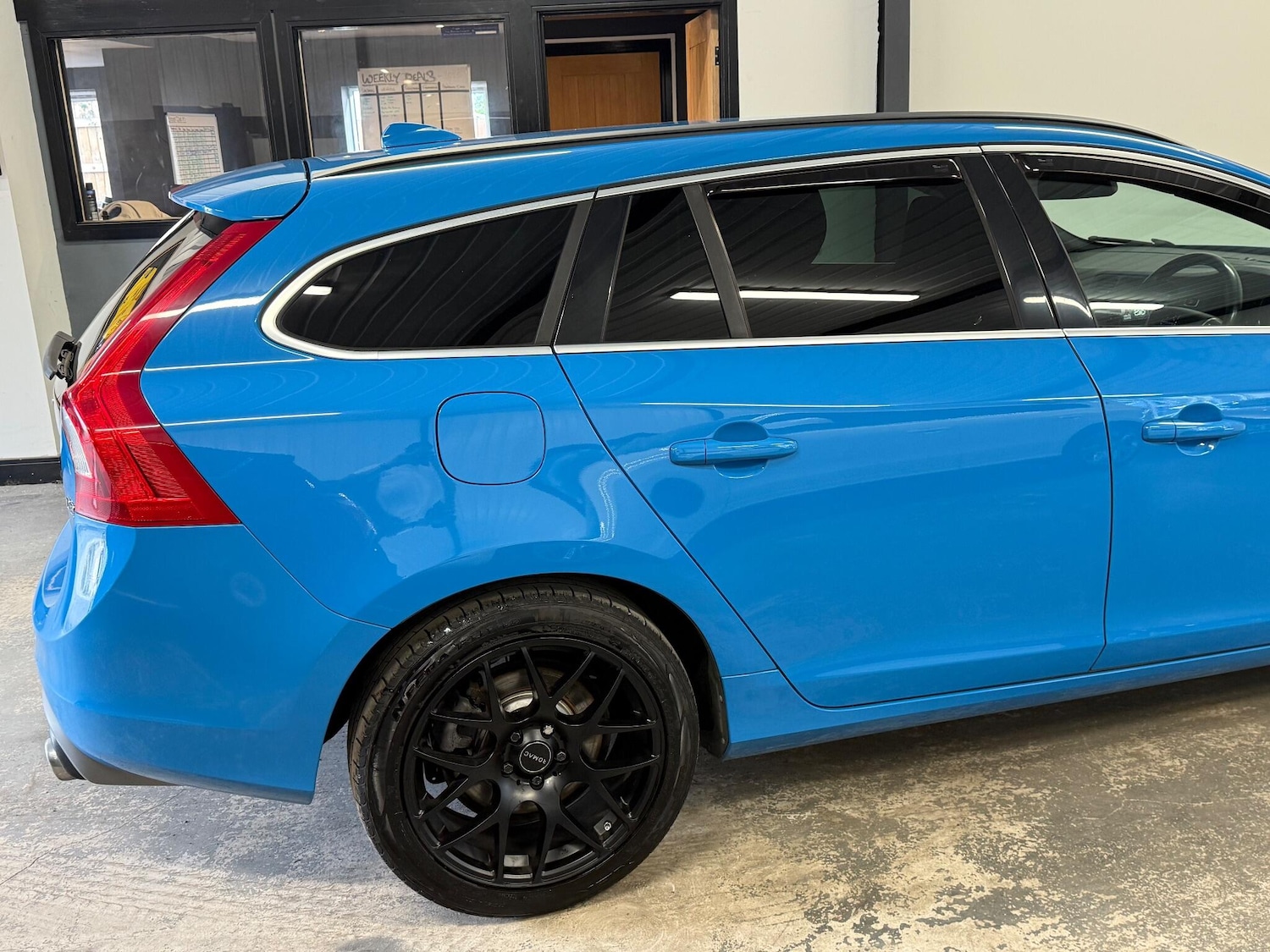 Used Volvo V60 2015 for sale - 76041775: Photo 13