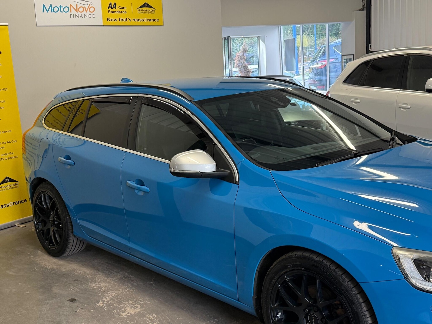 Used Volvo V60 2015 for sale - 76041775: Photo 21