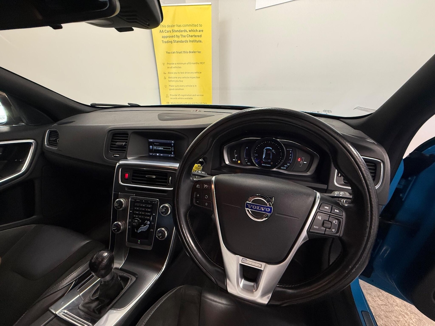 Used Volvo V60 2015 for sale - 76041775: Photo 7