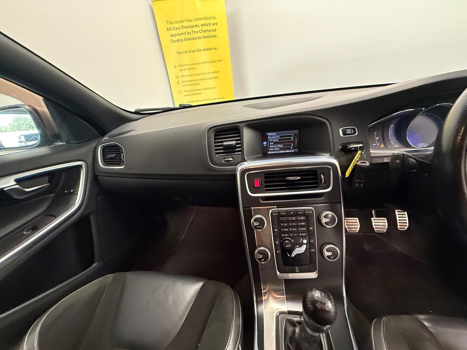 Used Volvo V60 2015 for sale - 76041775: Photo 9