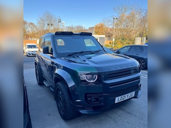 Land Rover - Defender