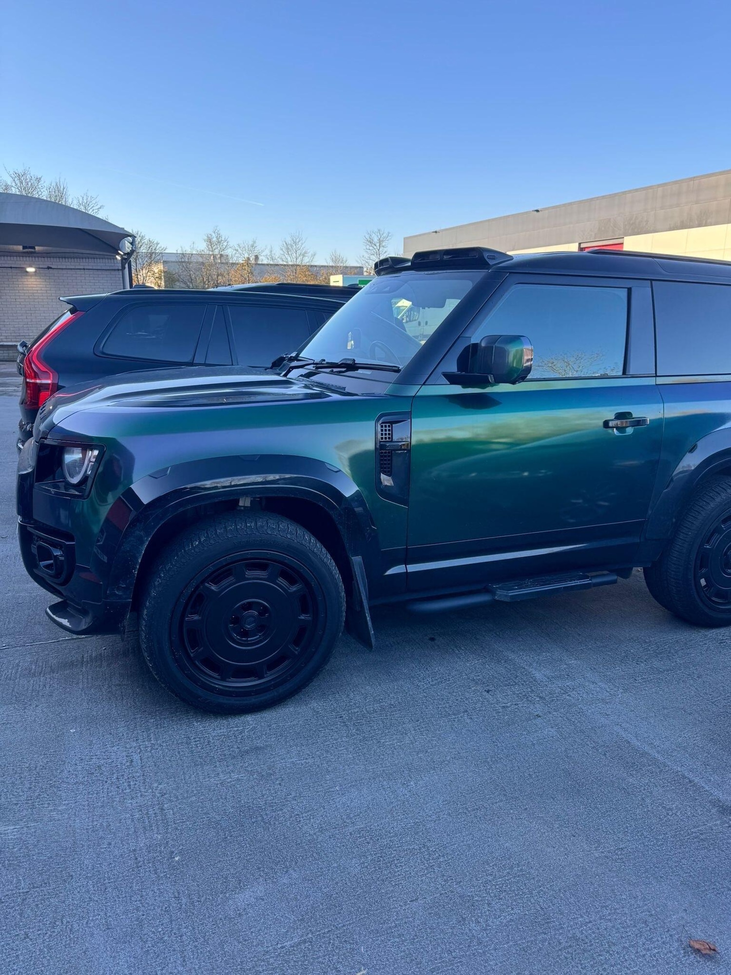 Used Land Rover Defender 2021 for sale - 76620506: Photo 2