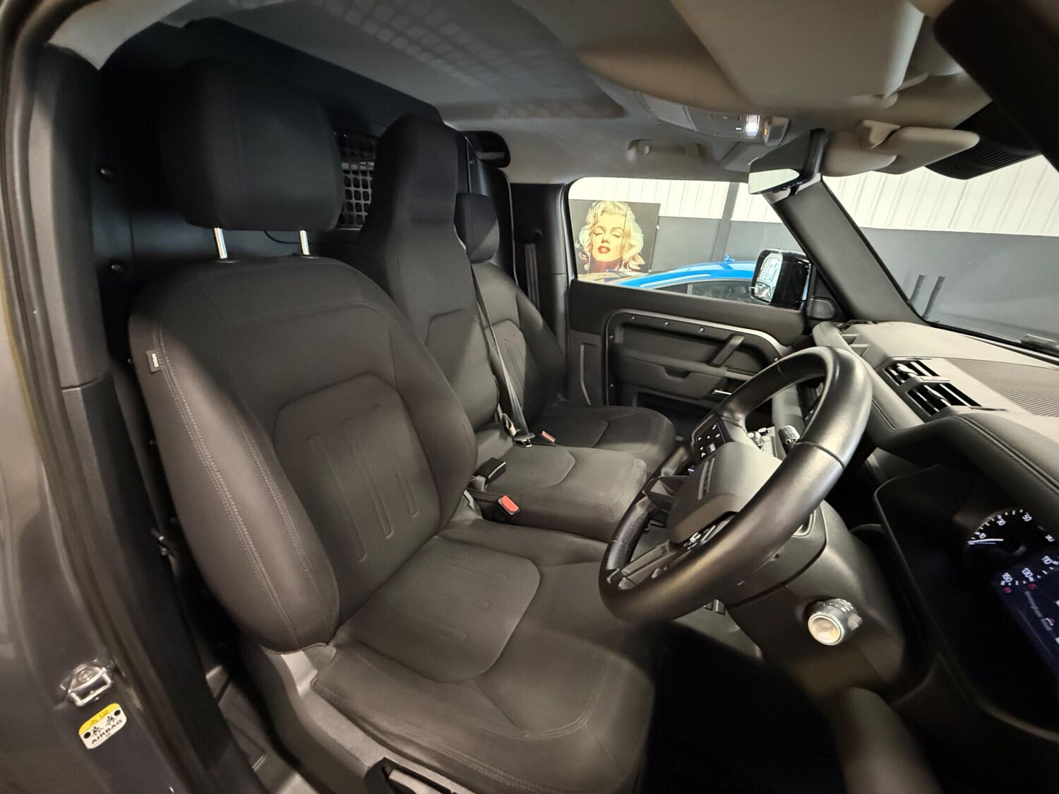 Used Land Rover Defender 90 2021 for sale - 76620506: Photo 32