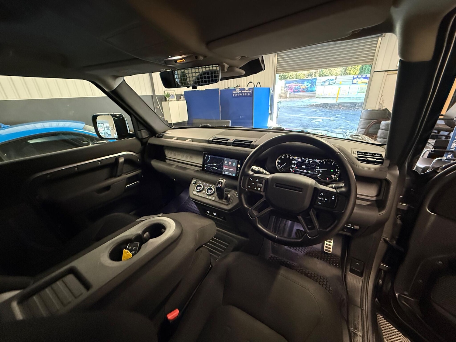 Used Land Rover Defender 90 2021 for sale - 76620506: Photo 6