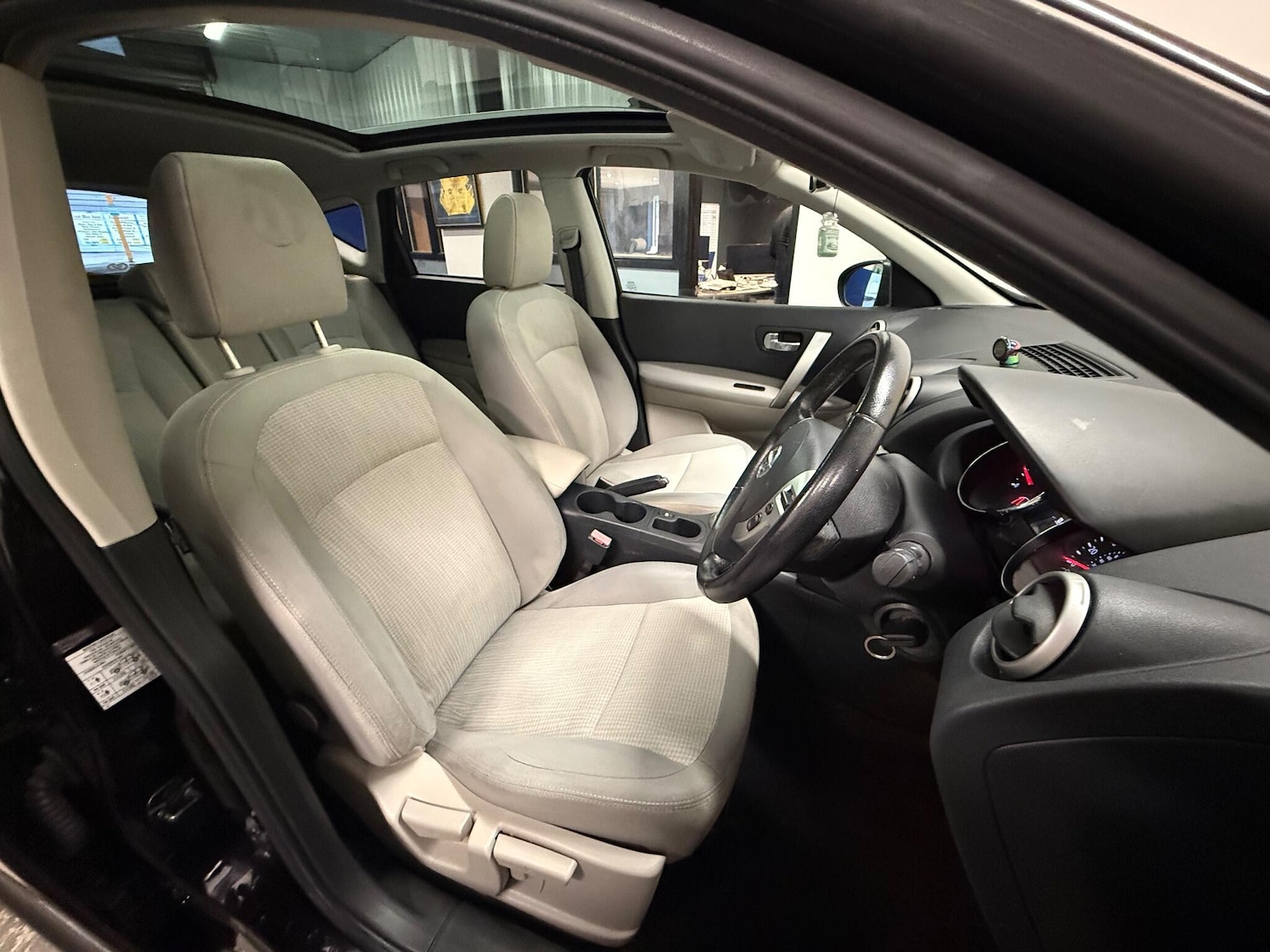 Used Nissan Qashqai 2011 for sale - 76562017: Photo 6