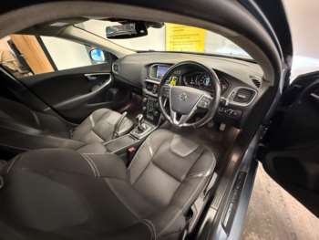Used Volvo V40 2017 for sale - 74848792: Photo