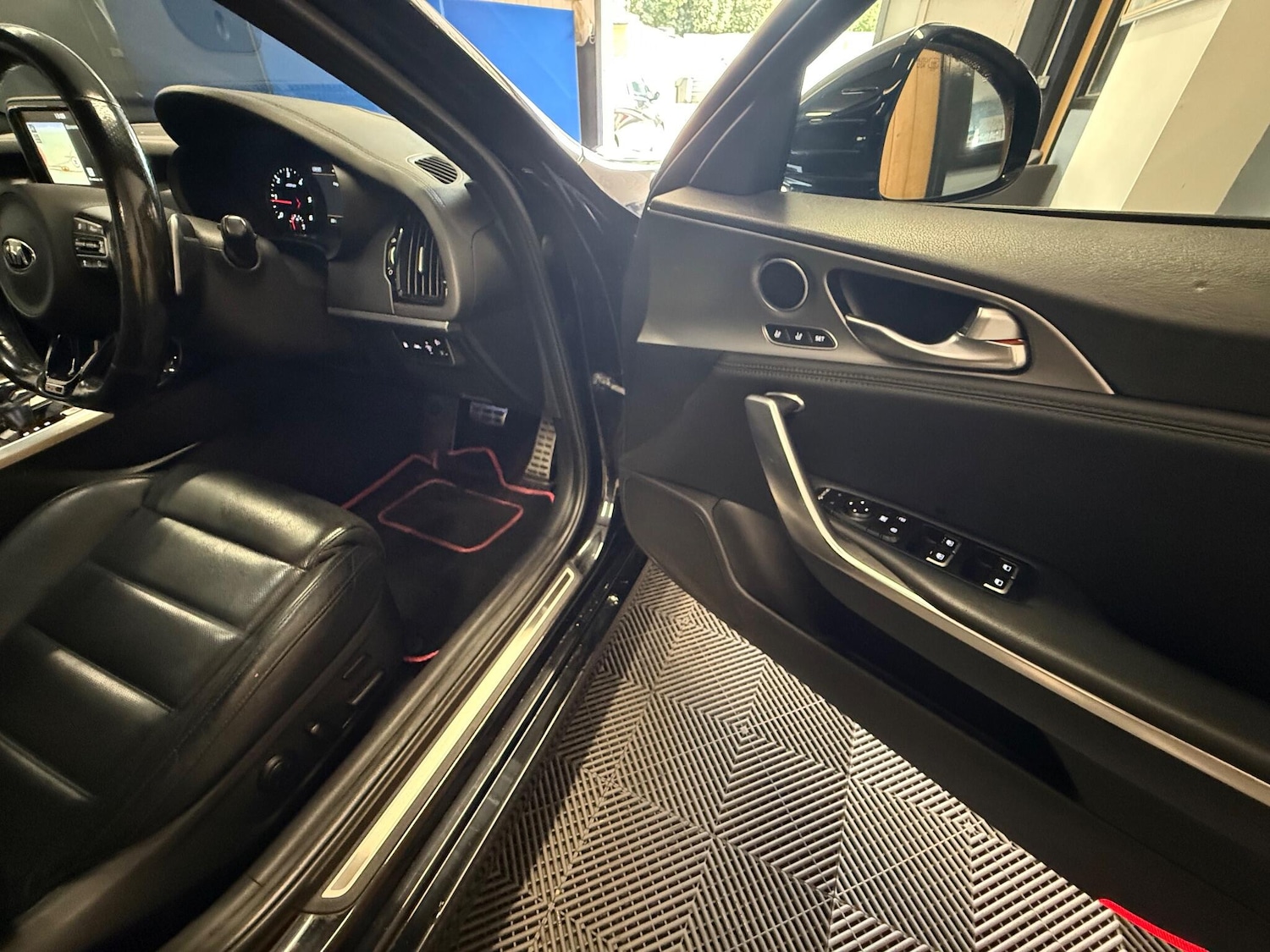 Used Kia Stinger 2018 for sale - 76988116: Photo 13