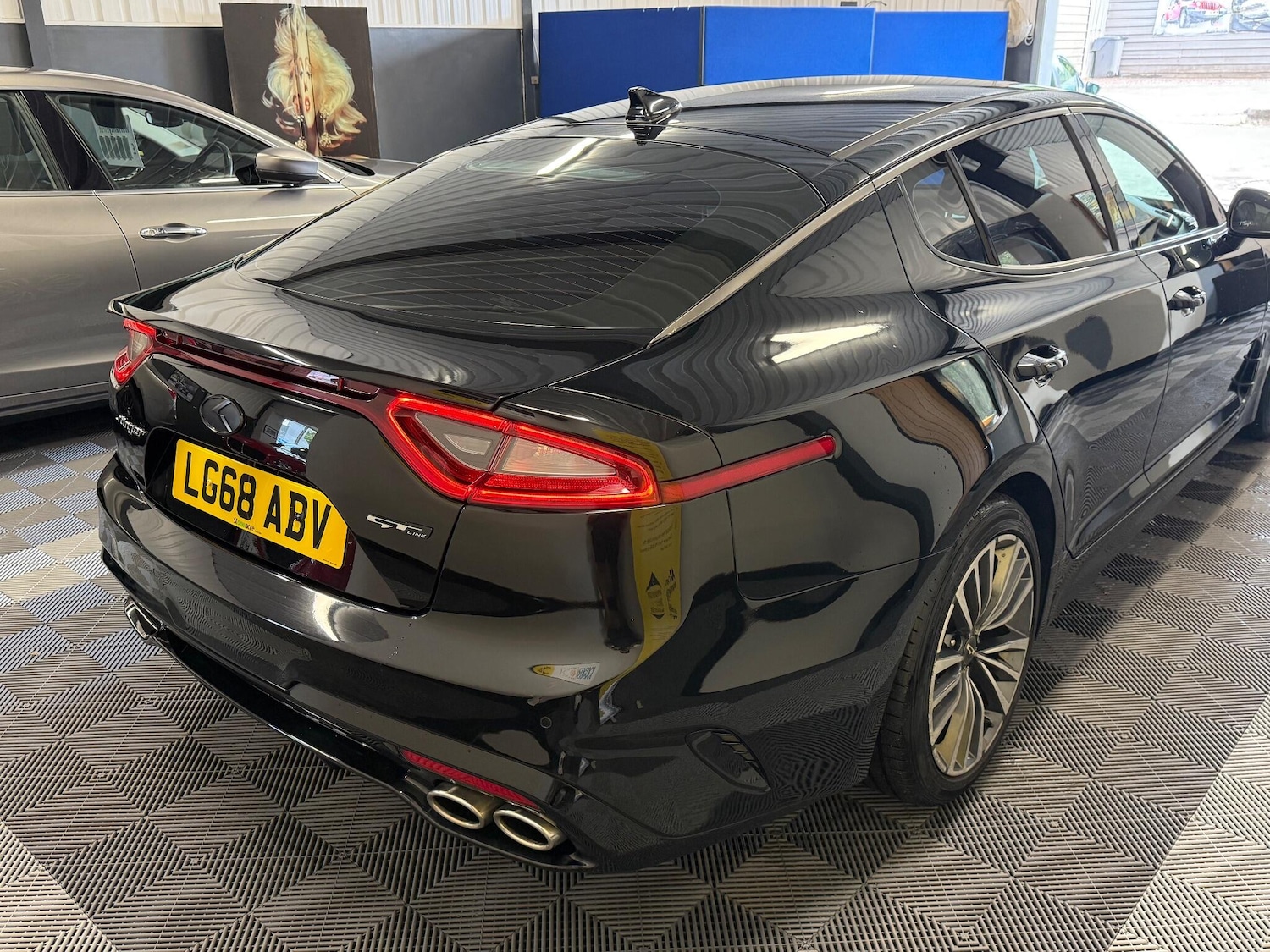 Used Kia Stinger 2018 for sale - 76988116: Photo 15