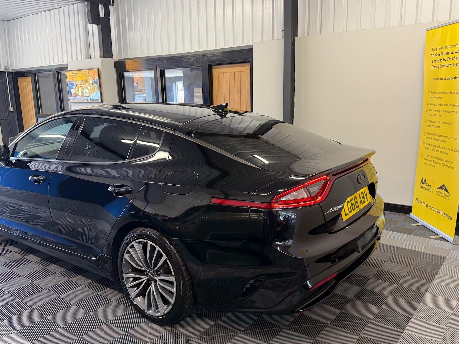 Used Kia Stinger 2018 for sale - 76988116: Photo 18
