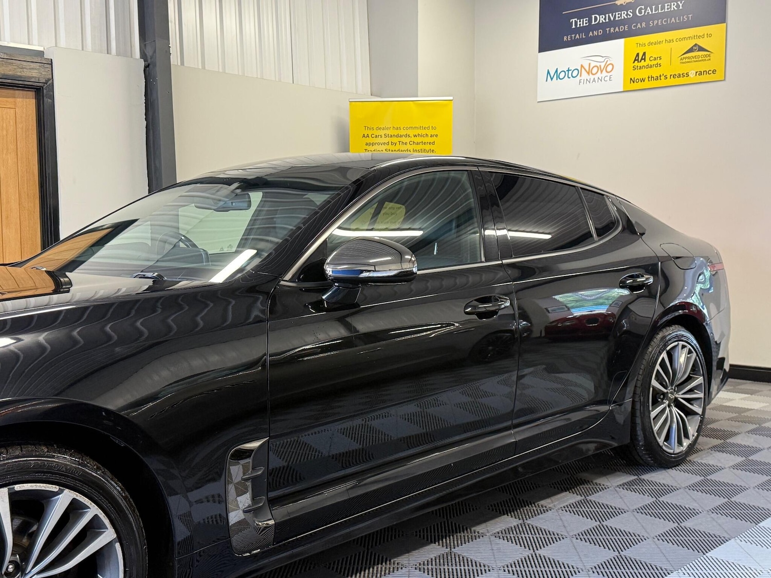 Used Kia Stinger 2018 for sale - 76988116: Photo 23