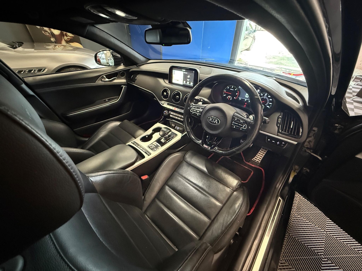 Used Kia Stinger 2018 for sale - 76988116: Photo 4