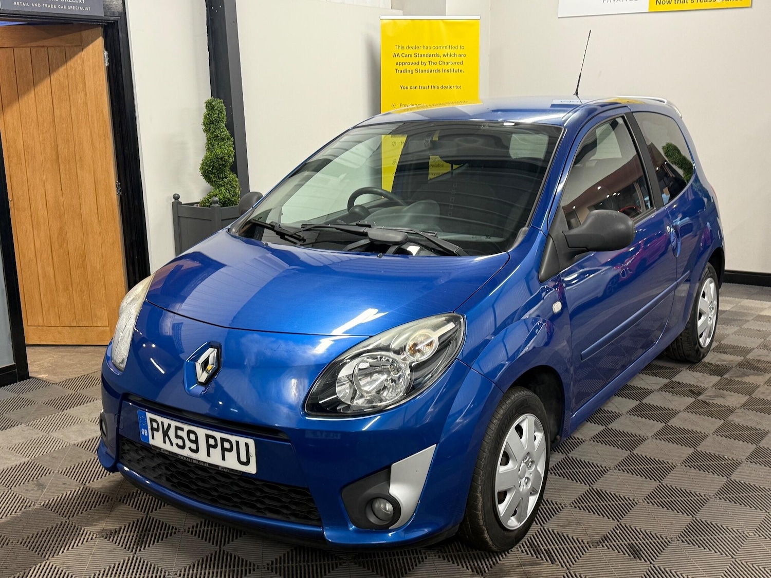 Used Renault Twingo 2009 for sale - 77440857: Photo 2