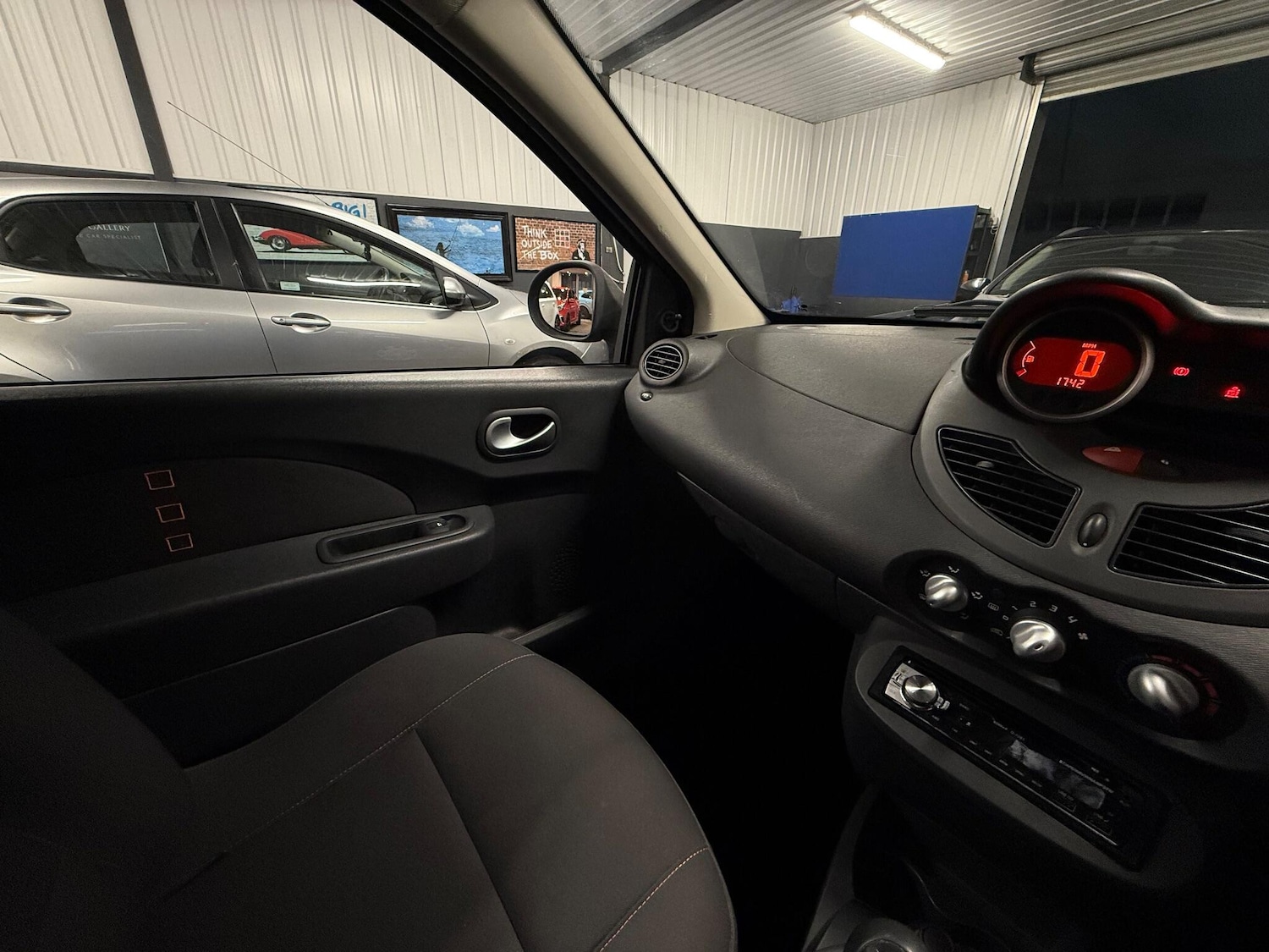 Used Renault Twingo 2009 for sale - 77440857: Photo 9