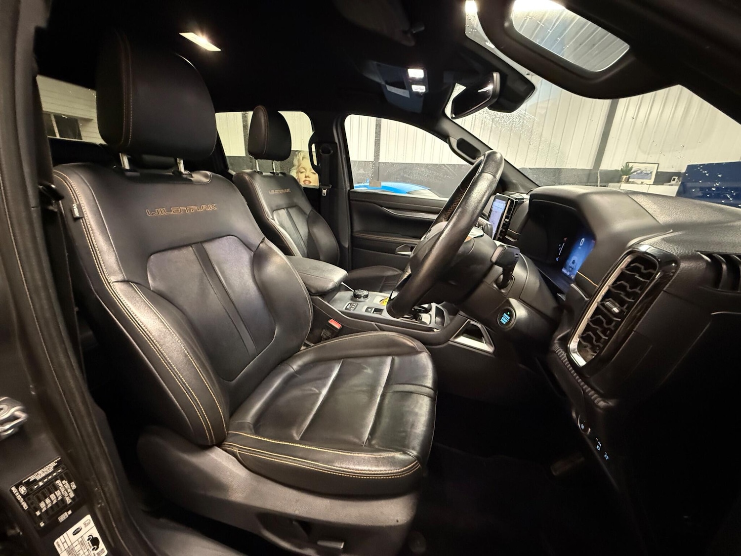 Used Land Rover Defender 2025 for sale - 76759643: Photo 21