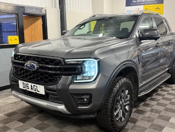 Used Land Rover Defender 2025 for sale - 76759643: Photo