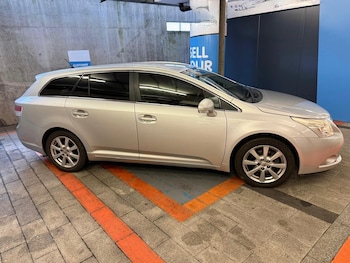 Used Toyota Avensis 2010 for sale - 77479002: Photo