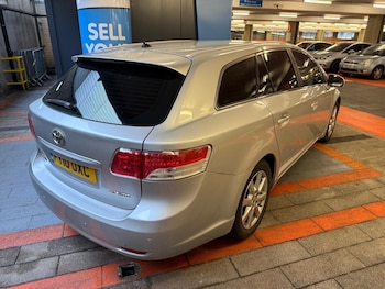 Used Toyota Avensis 2010 for sale - 77479002: Photo