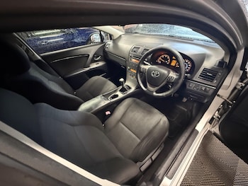 Used Toyota Avensis 2010 for sale - 77479002: Photo