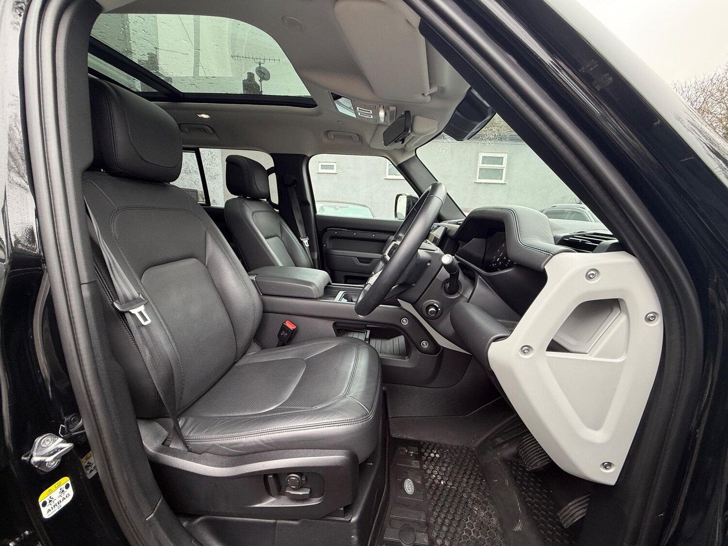 Used Land Rover Defender 110 2023 for sale - 77671071: Photo 7