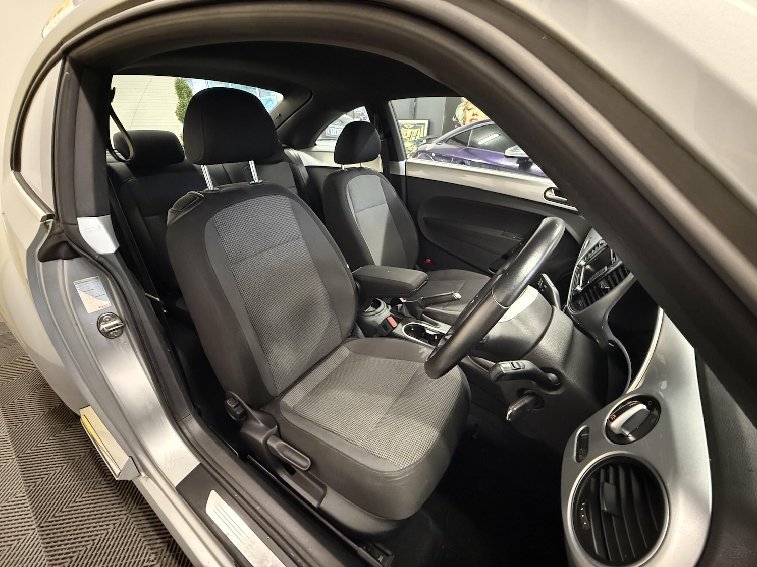 Used Volkswagen Beetle 2012 for sale - 76765895: Photo 12