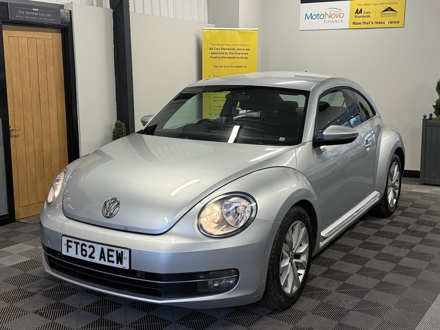 Used Volkswagen Beetle 2012 for sale - 76765895: Photo 2