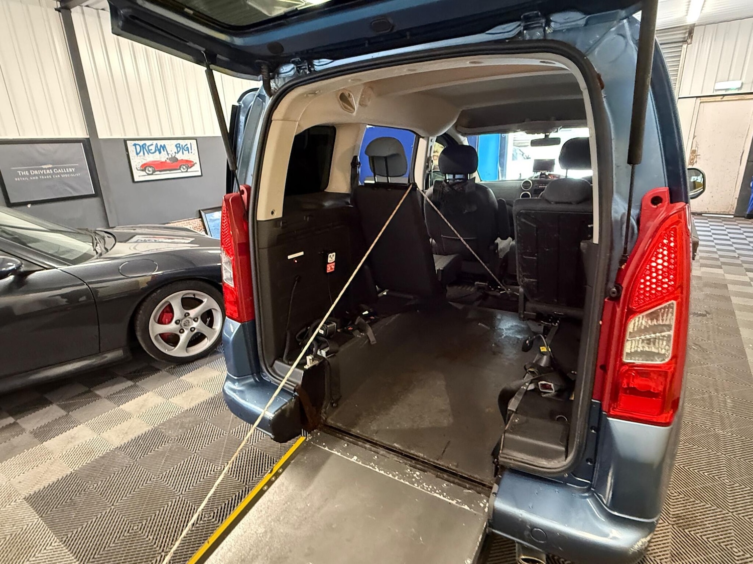 Used Peugeot Partner Tepee 2011 for sale - 77215835: Photo 18