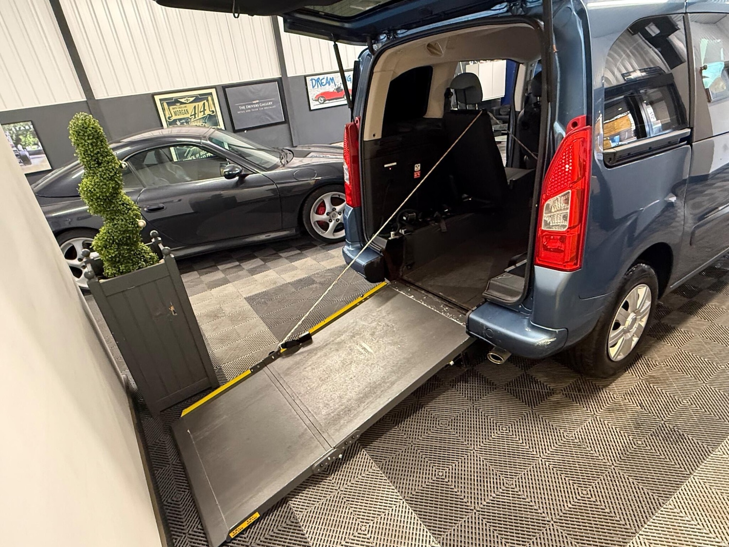 Used Peugeot Partner Tepee 2011 for sale - 77215835: Photo 19