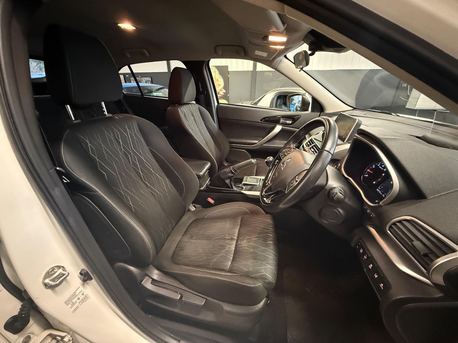 Used Mitsubishi Eclipse Cross 2018 for sale - 76865416: Photo 17