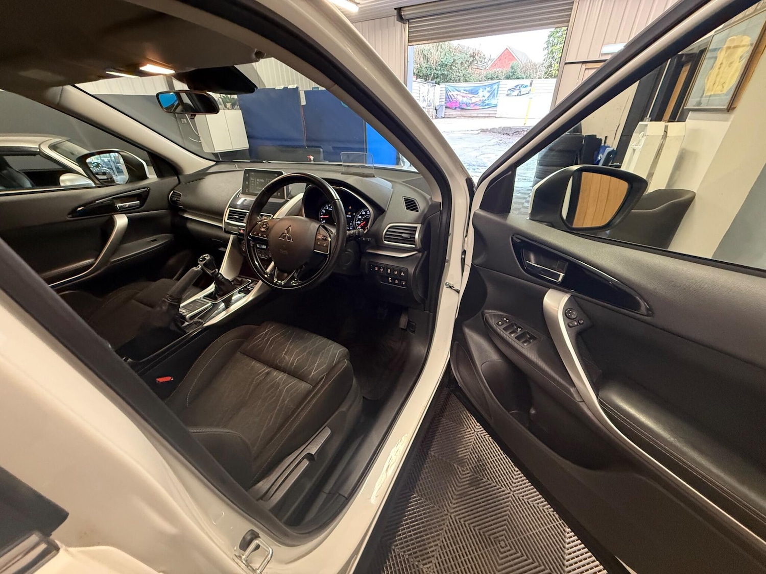 Used Mitsubishi Eclipse Cross 2018 for sale - 76865416: Photo 21