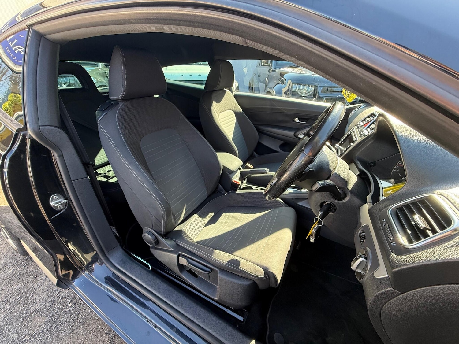 Used Volkswagen Scirocco 2009 for sale - 77956931: Photo 6