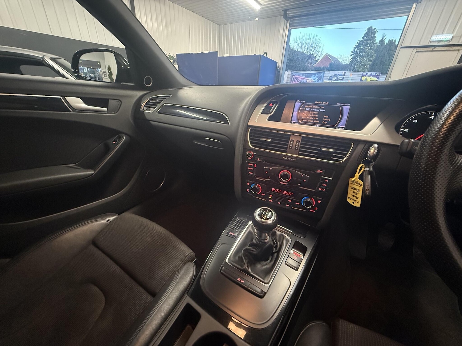 Used Audi A4 Avant 2011 for sale - 76898605: Photo 13