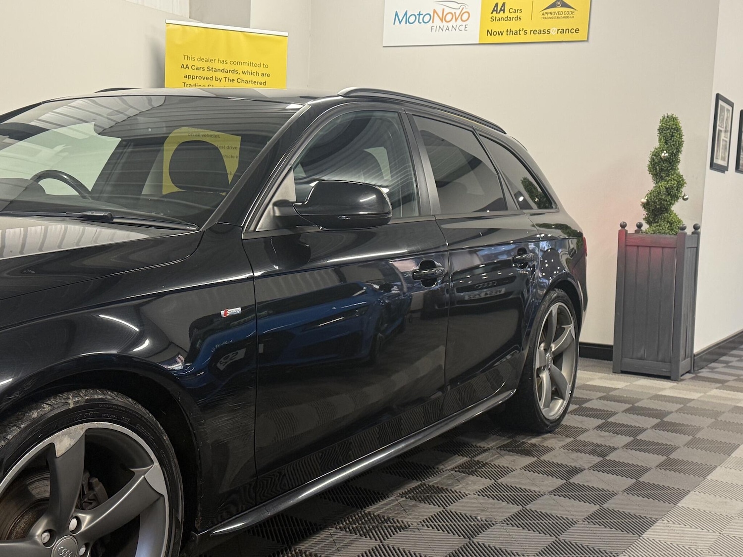 Used Audi A4 Avant 2011 for sale - 76898605: Photo 19