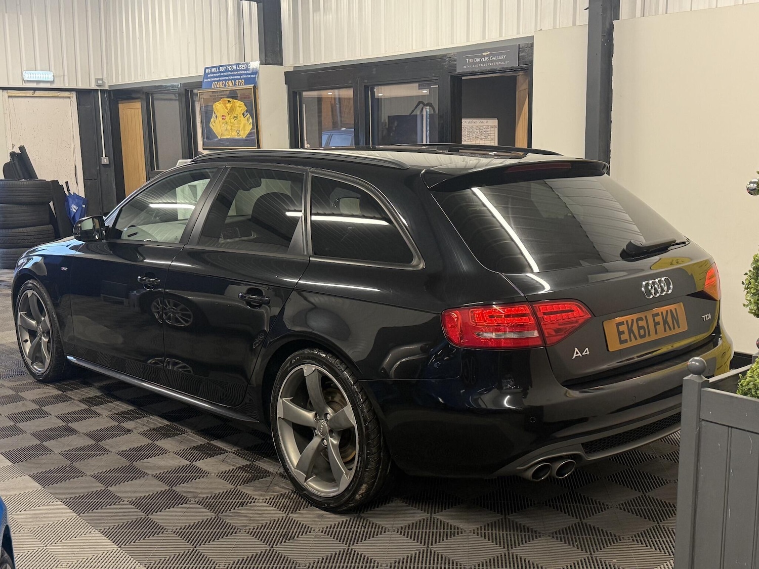 Used Audi A4 Avant 2011 for sale - 76898605: Photo 3