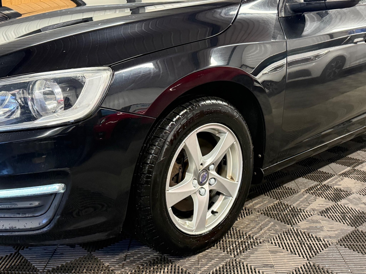 Used Volvo V60 2017 for sale - 77216219: Photo 15