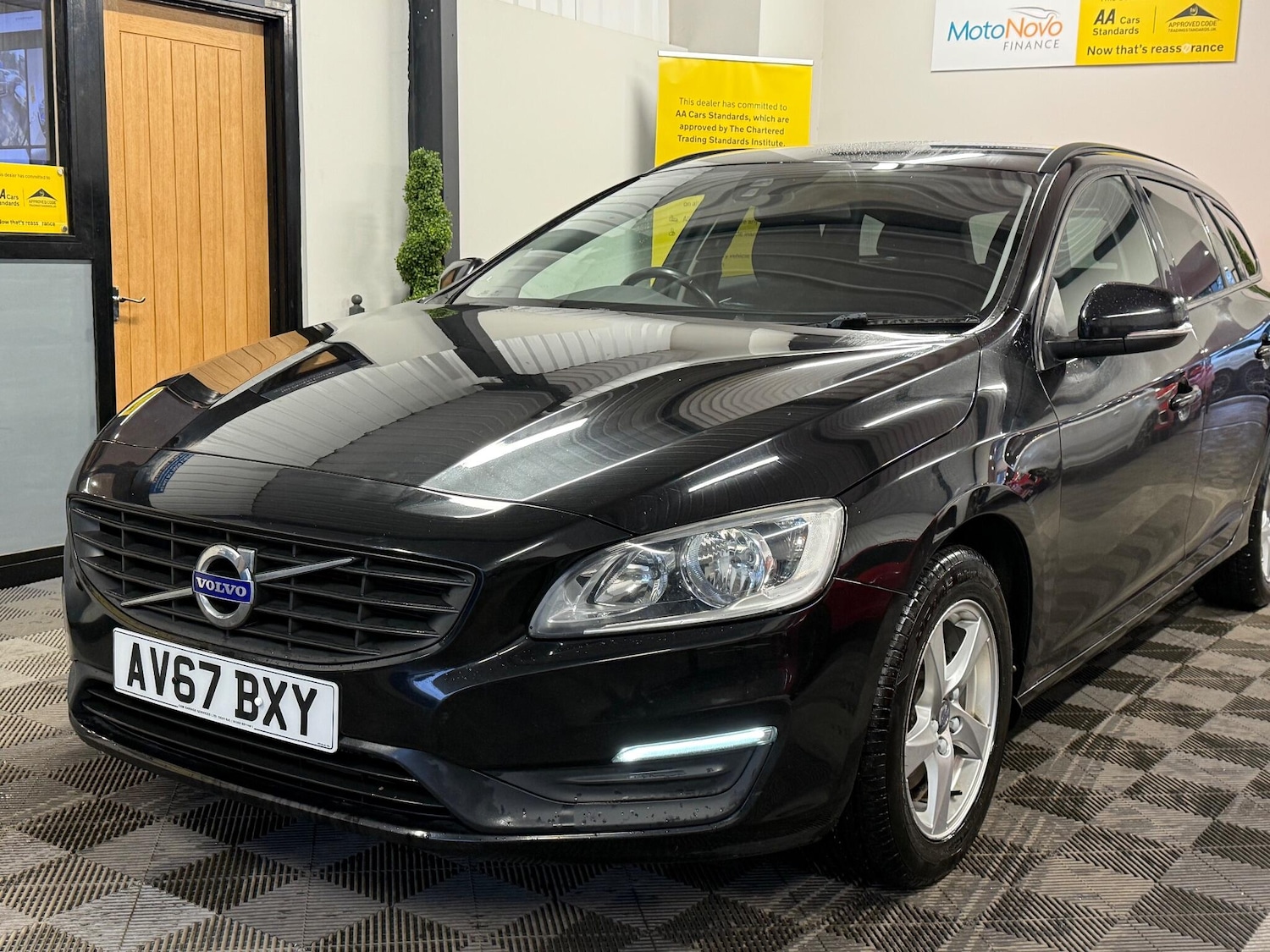 Used Volvo V60 2017 for sale - 77216219: Photo 20