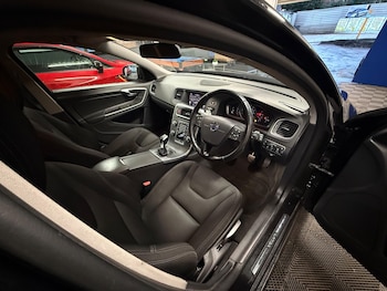 Used Volvo V60 2017 for sale - 77216219: Photo