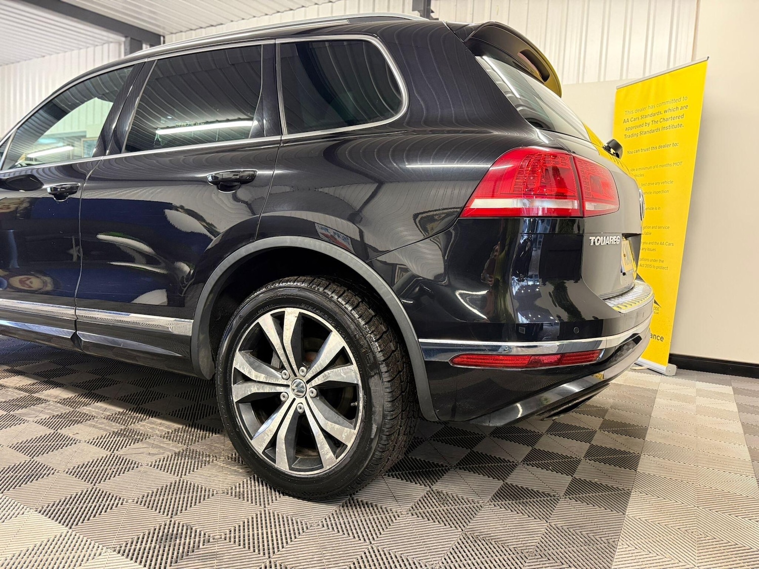 Used Volkswagen Touareg 2015 for sale - 77202703: Photo 4