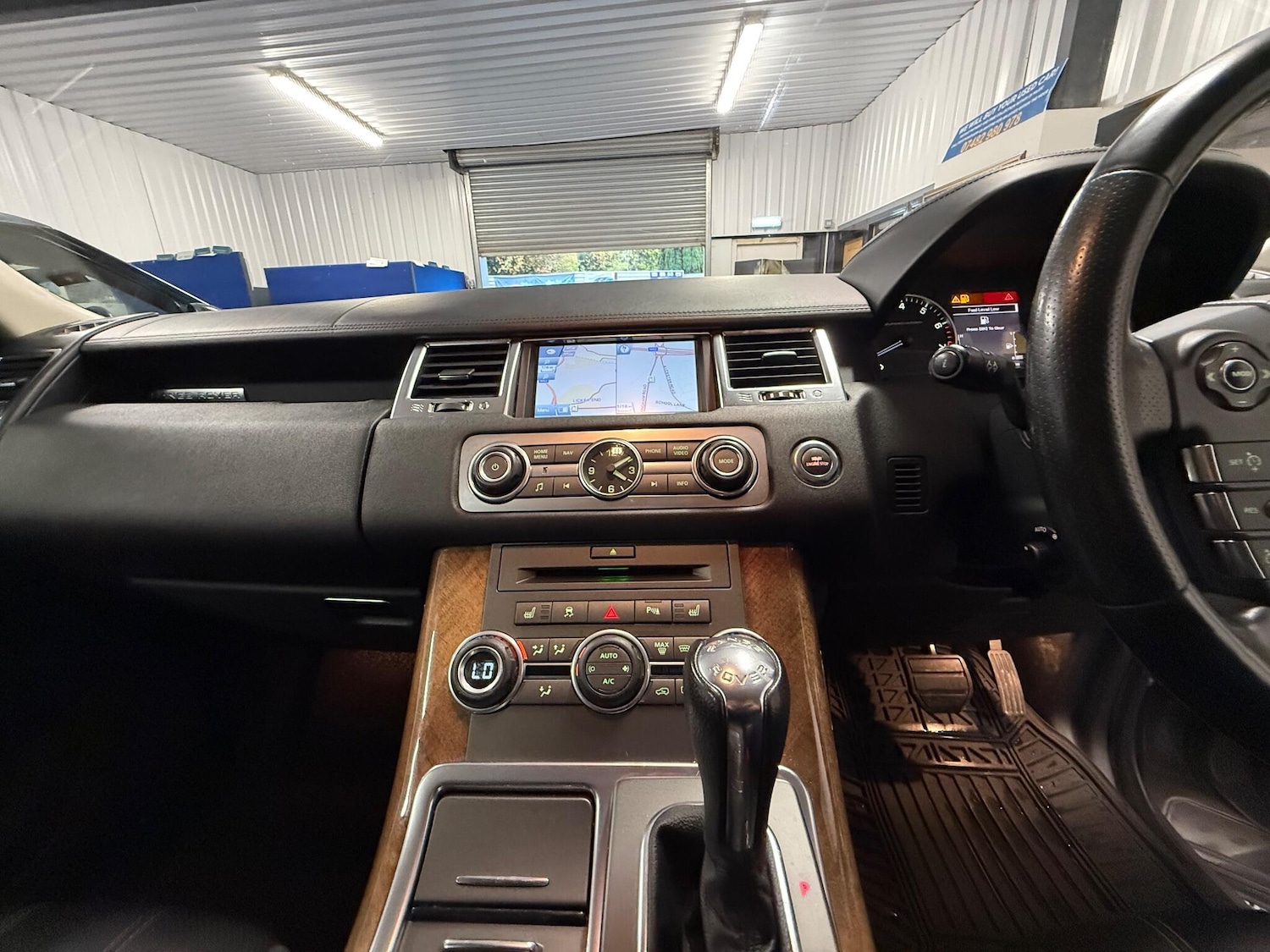 Used Land Rover Range Rover Sport 2009 for sale - 76457359: Photo 9